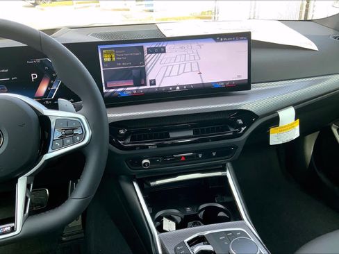 Used 2026 BMW 330i Sedan w/ M Sport Package image 6