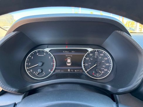 Certified 2025 Nissan Sentra SV FWD image 31