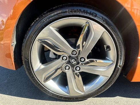 Used 2013 Hyundai Veloster Turbo w/ Ultimate Pkg image 15