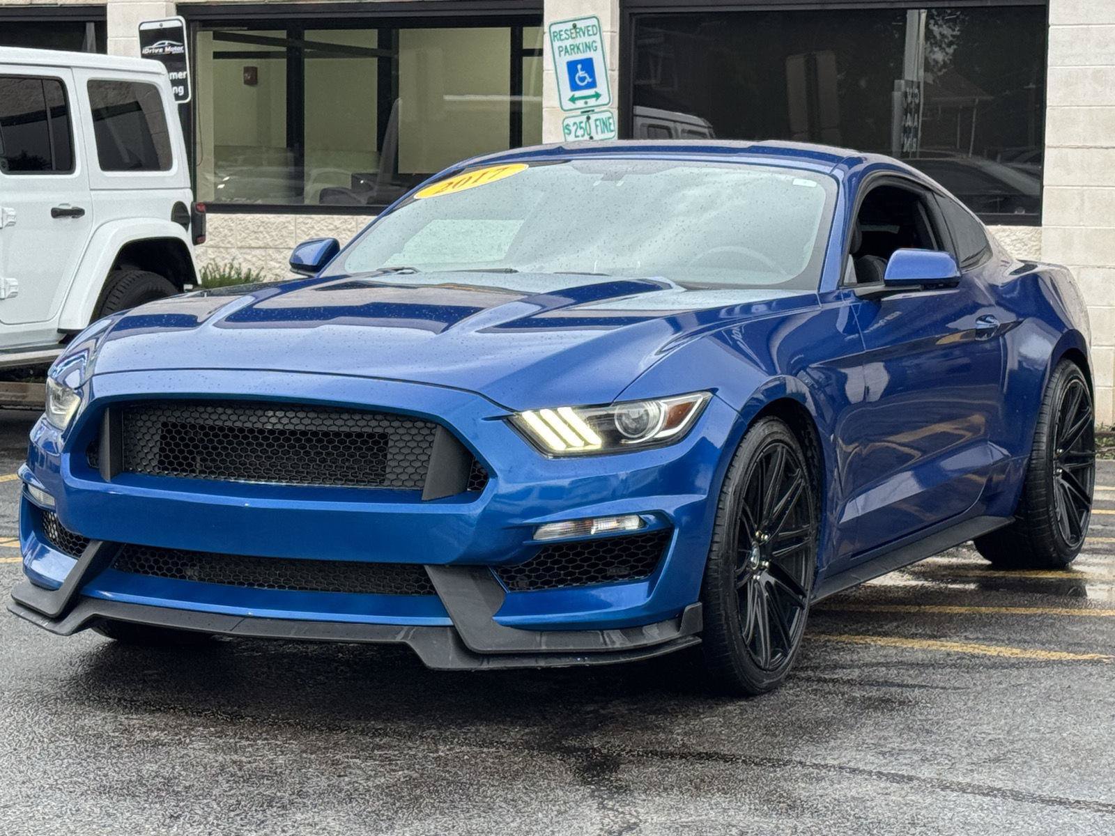Used 2017 Ford Mustang Coupe RWD image 20