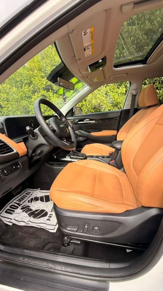Used 2025 Kia Seltos EX w/ EX Sunroof Package FWD image 11