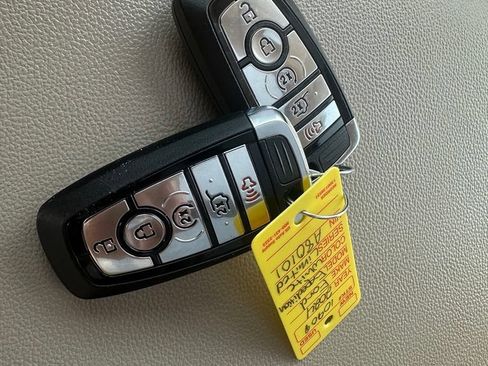 Used 2024 Ford Expedition Limited AWD/4WD image 8