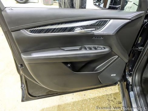 Certified 2023 Cadillac XT6 Premium Luxury AWD/4WD image 21