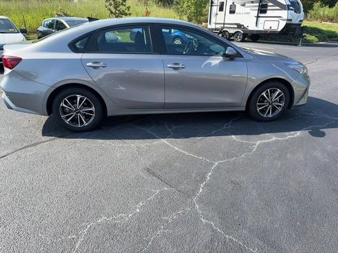 Used 2024 Kia Forte LXS w/ LXS Technology Package FWD image 3