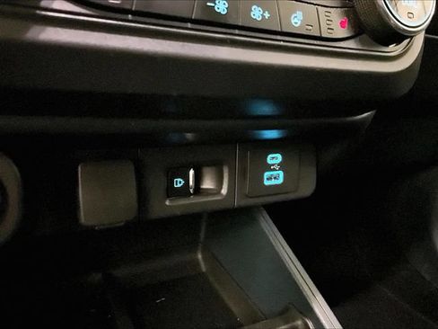Used 2024 Ford Maverick Lariat w/ Black Appearance Package FWD image 31
