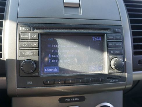 Used 2011 Nissan Sentra 2.0 SL w/ Navigation Pkg FWD image 9