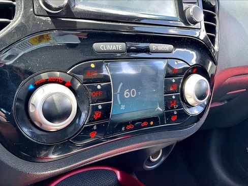 Used 2017 Nissan Juke SL FWD image 32