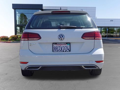 Used 2019 Volkswagen Golf SE FWD image 4