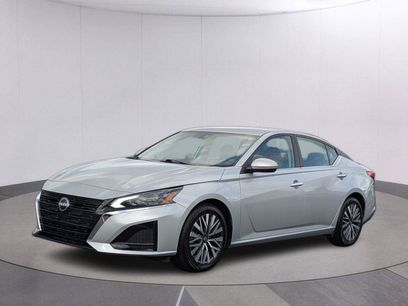 Used 2023 Nissan Altima 2.5 SV