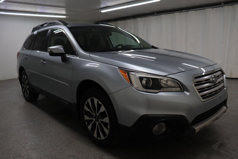 Used 2016 Subaru Outback 2.5i Limited AWD/4WD image 1