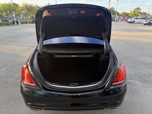 Used 2017 Mercedes-Benz S 550 Sedan image 25