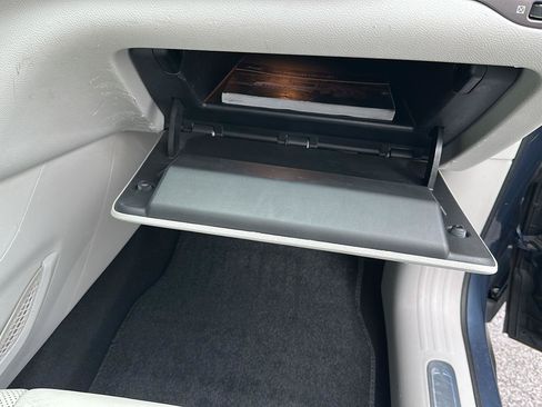 Used 2019 Jeep Cherokee Limited AWD/4WD image 9