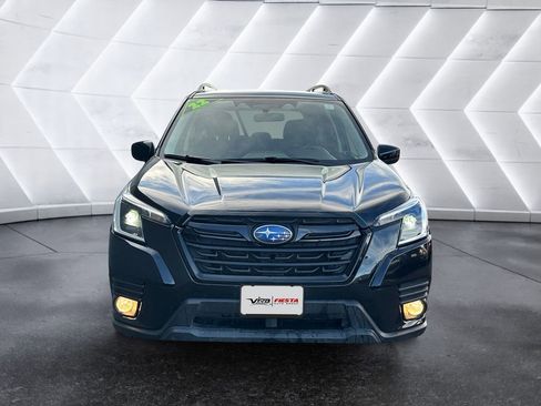 Used 2022 Subaru Forester Premium image 2