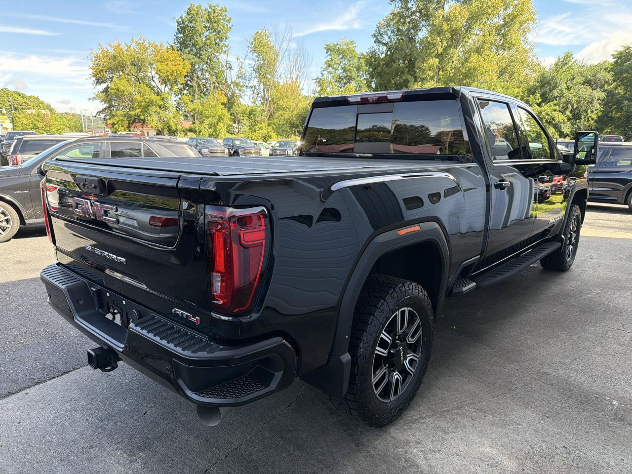 Used 2023 GMC Sierra 2500 AT4 w/ AT4 Premium Plus Package AWD/4WD image 4