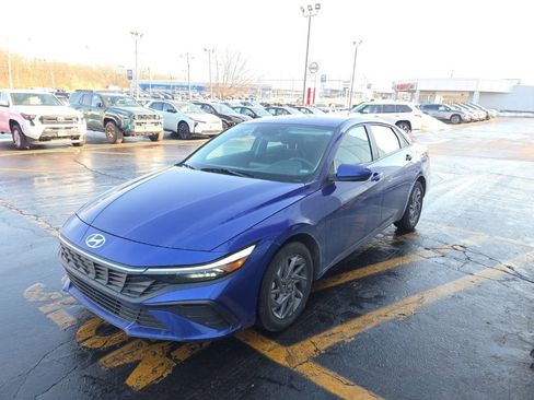 Used 2024 Hyundai Elantra SEL image 8