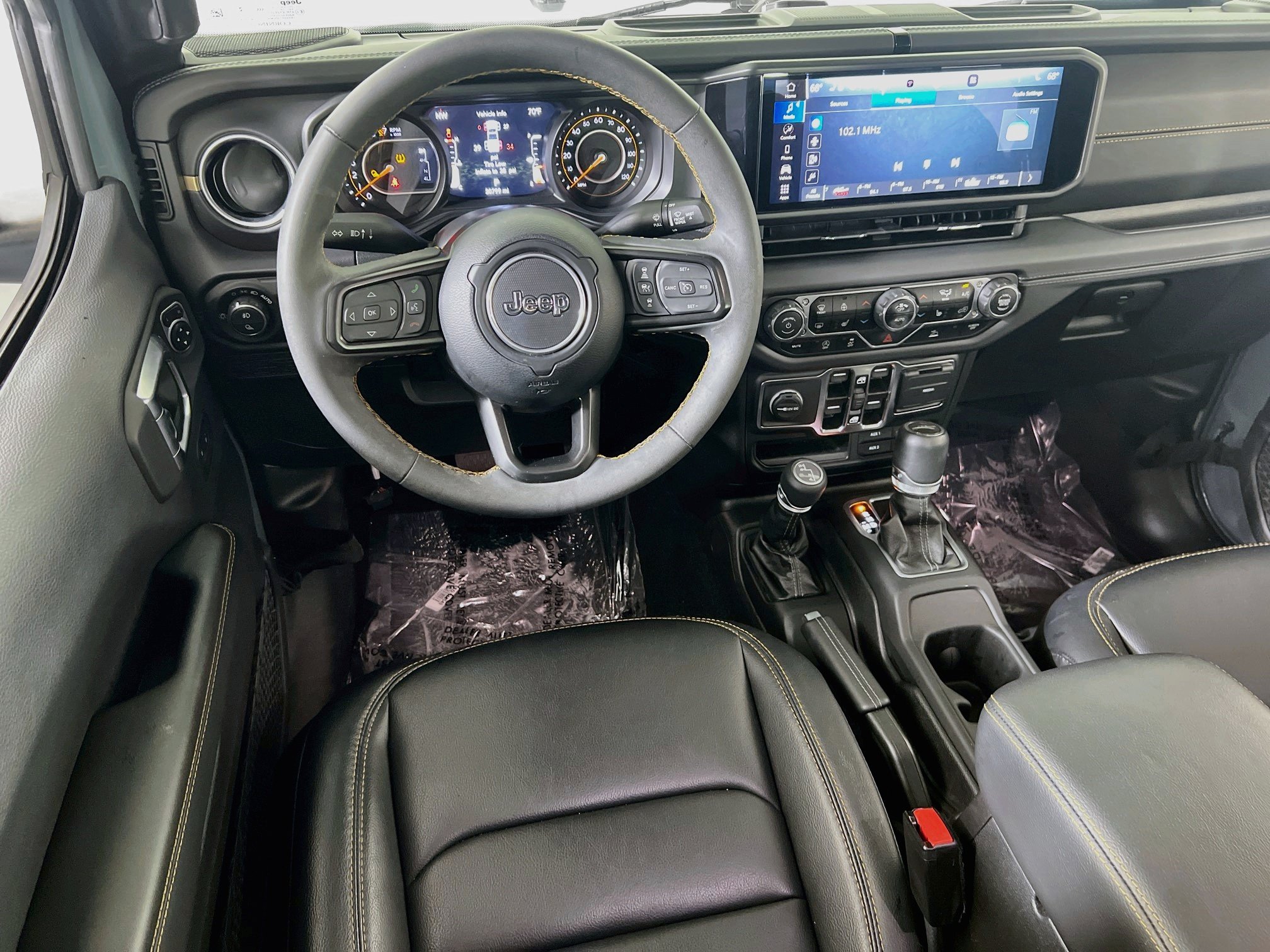 Used 2024 Jeep Gladiator Sport w/ Premium Package AWD/4WD image 21