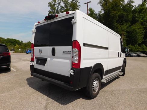 Used 2025 RAM ProMaster 2500 w/ U-Haul Equipment Group FWD image 5