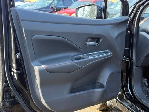 New 2025 Nissan Versa SR w/ Trunk Package FWD image 20