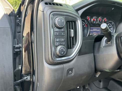 Used 2019 Chevrolet Silverado 1500 LT Trail Boss w/ Convenience Package AWD/4WD image 27