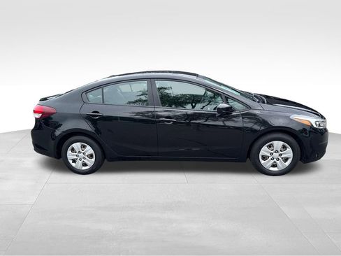 Used 2017 Kia Forte LX FWD image 8