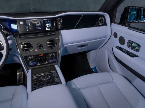 Used 2026 Rolls-Royce Cullinan AWD/4WD image 46