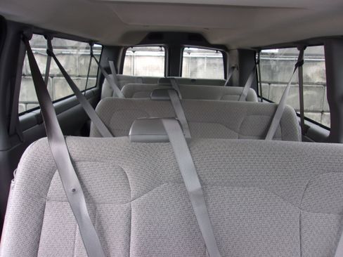 Used 2016 Chevrolet Express 3500 LT w/ LT Preferred Equipment Group image 25