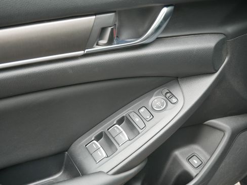 Used 2020 Honda Accord LX image 19