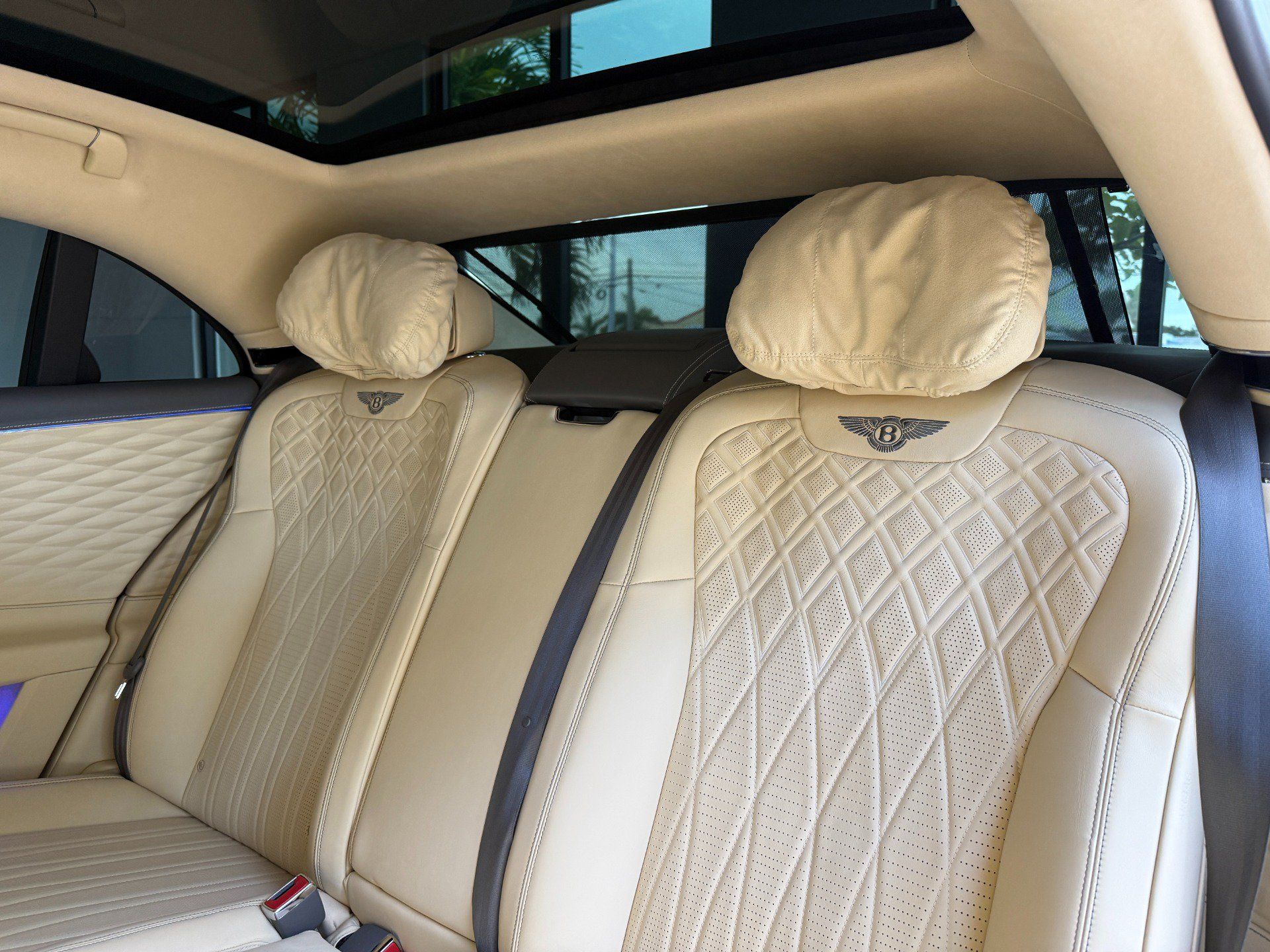 Used 2023 Bentley Flying Spur V8 AWD/4WD image 27