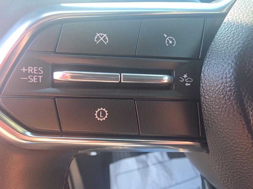 Used 2026 Chevrolet Equinox LT AWD/4WD image 30