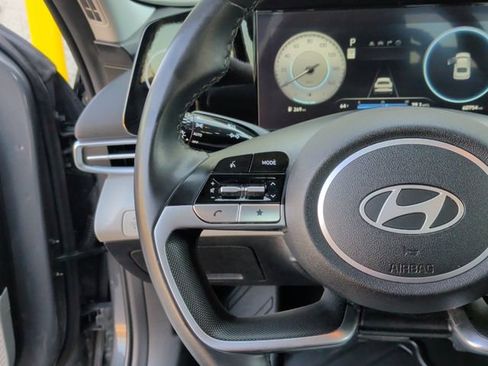 Used 2024 Hyundai Elantra Limited image 16