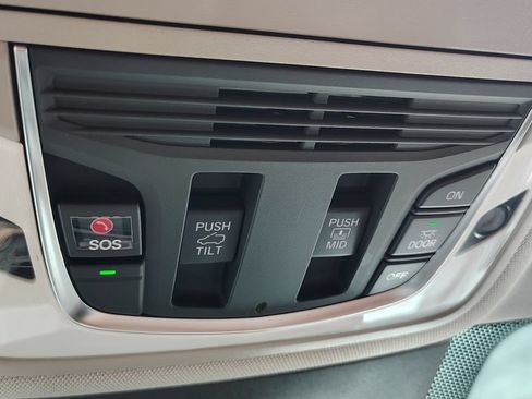 Used 2025 Acura MDX SH-AWD w/ Technology Package image 47