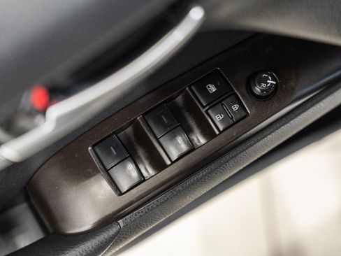 Used 2024 Toyota Camry SE image 33