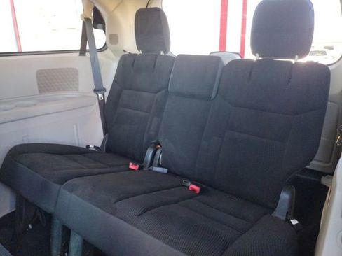 Used 2019 Dodge Grand Caravan SE w/ UConnect Hands-Free Group image 36