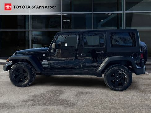 Used 2018 Jeep Wrangler Unlimited Sport w/ Dual Top Group image 7