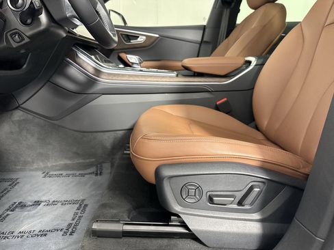 Used 2025 Audi Q8 Premium Plus w/ Premium Plus Package image 28