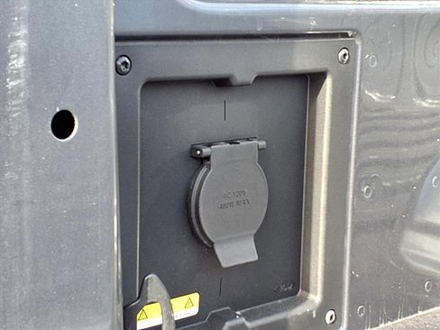 Used 2023 Ford F150 Lariat w/ Equipment Group 502A High image 19