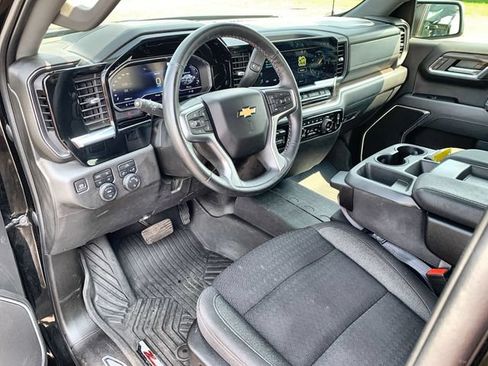 Certified 2023 Chevrolet Silverado 1500 LT AWD/4WD image 10