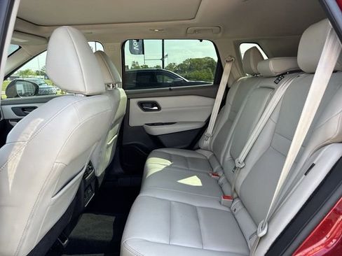 Used 2022 Nissan Rogue SL w/ SL Premium Package FWD image 11