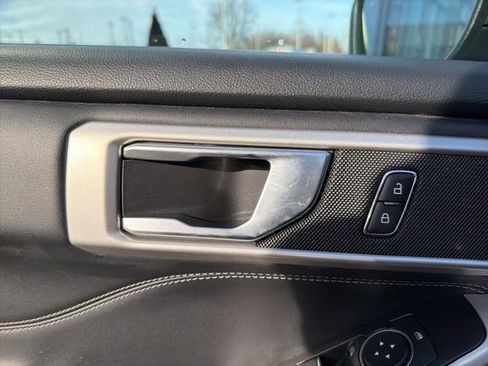 Used 2022 Ford Explorer XLT image 19