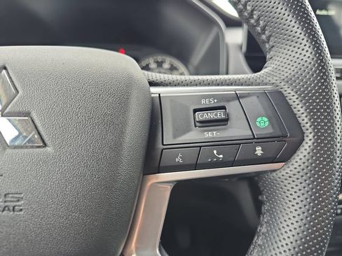 Used 2025 Mitsubishi Outlander SE AWD/4WD image 19