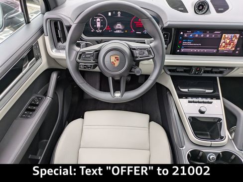 Used 2025 Porsche Cayenne image 19