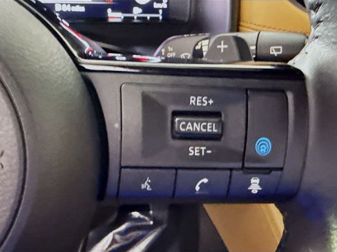 Used 2023 Nissan Rogue Platinum FWD image 15