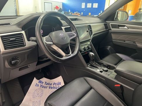 Used 2022 Volkswagen Atlas Cross Sport SE AWD/4WD image 18
