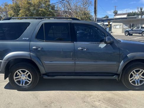 Used 2005 Toyota Sequoia SR5 RWD image 4