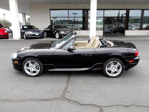 Used 2004 MAZDA MX-5 Miata LS image 10