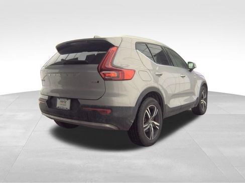 Used 2024 Volvo XC40 B5 Core AWD/4WD image 7