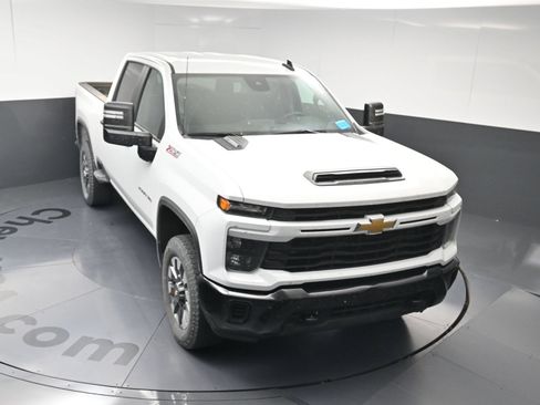 Used 2024 Chevrolet Silverado 2500 Custom w/ Custom Value Package AWD/4WD image 22