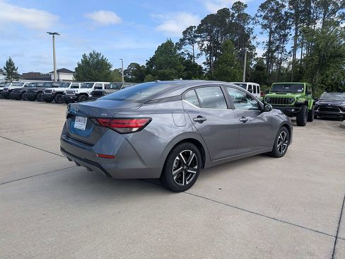 Used 2024 Nissan Sentra SV FWD image 3
