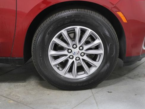 Used 2024 Buick Enclave Premium image 12