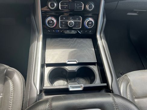 Used 2023 GMC Yukon Denali AWD/4WD image 43